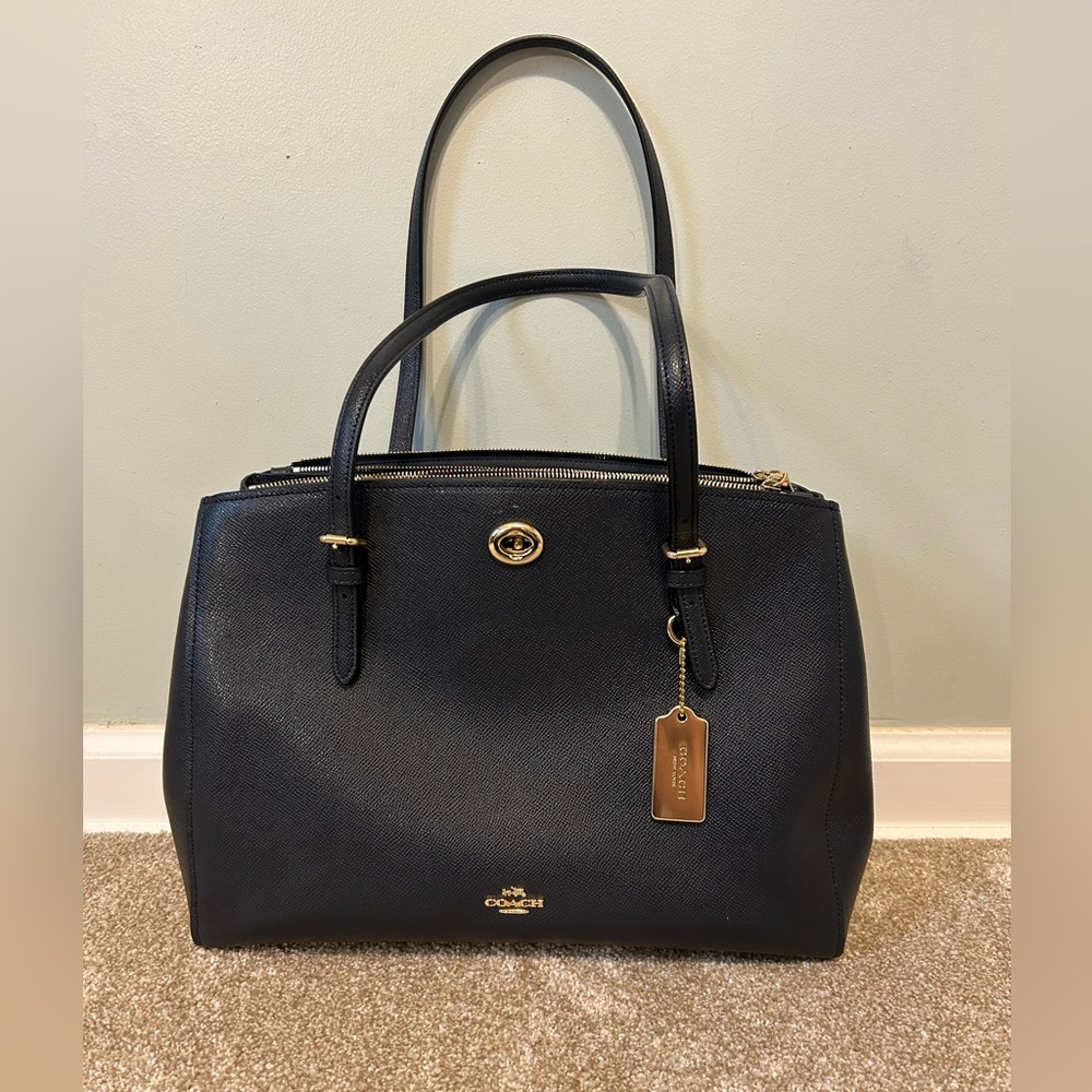Coach Turnlock Carryall 29